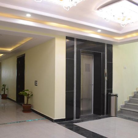 Отель Puja Residency Варанаси Экстерьер фото