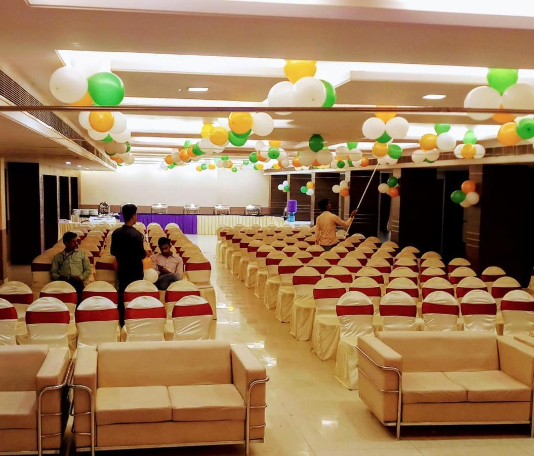 Отель Puja Residency Варанаси Экстерьер фото