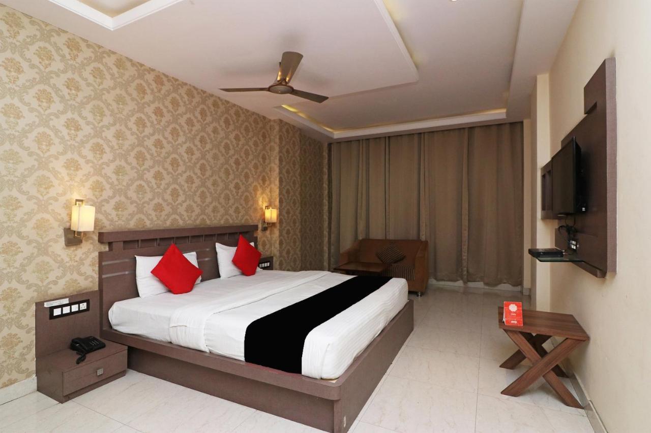 Отель Puja Residency Варанаси Экстерьер фото