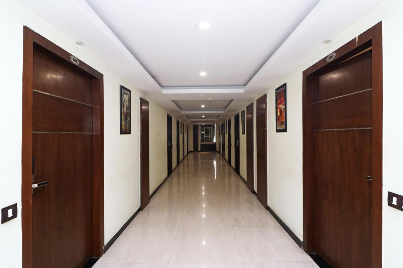 Отель Puja Residency Варанаси Экстерьер фото