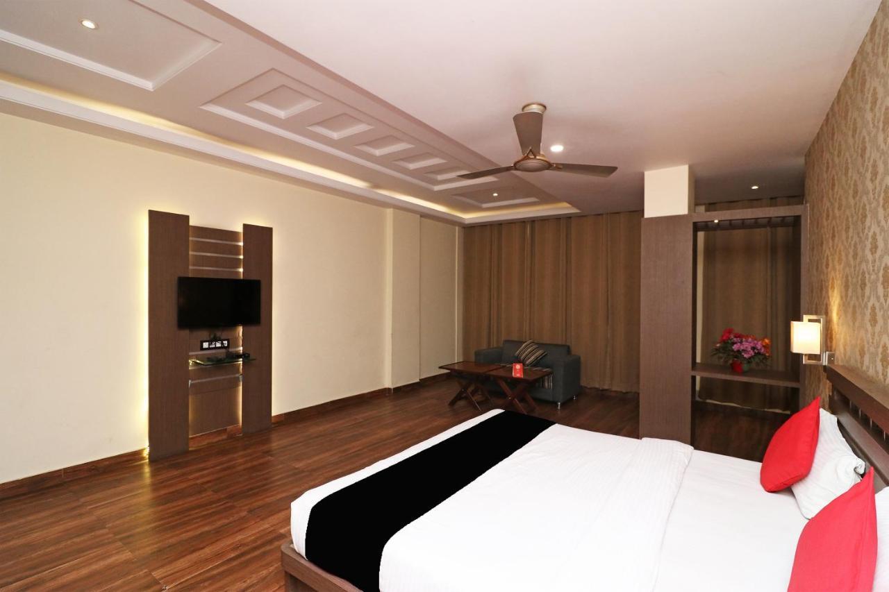 Отель Puja Residency Варанаси Экстерьер фото